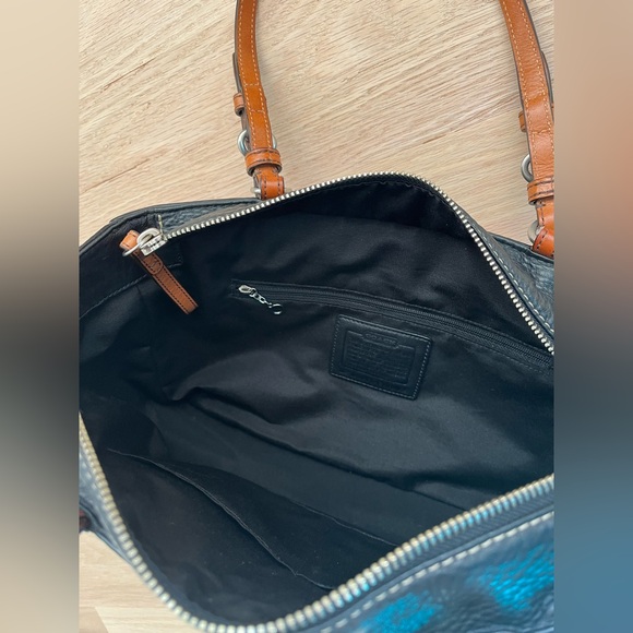 COACH Chelsea Tote / Shoulder Bag Black Pebbled Leather - Authentic - Picture 12 of 13